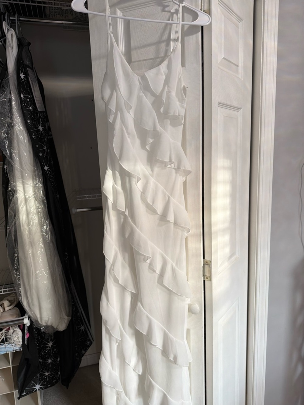 Elegant White Ruffle Maxi Dress with Spaghetti Straps